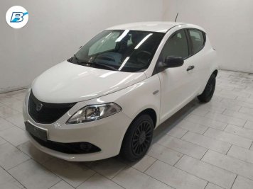 Lancia Ypsilon 1.0 firefly hybrid Silver s&s 70cv