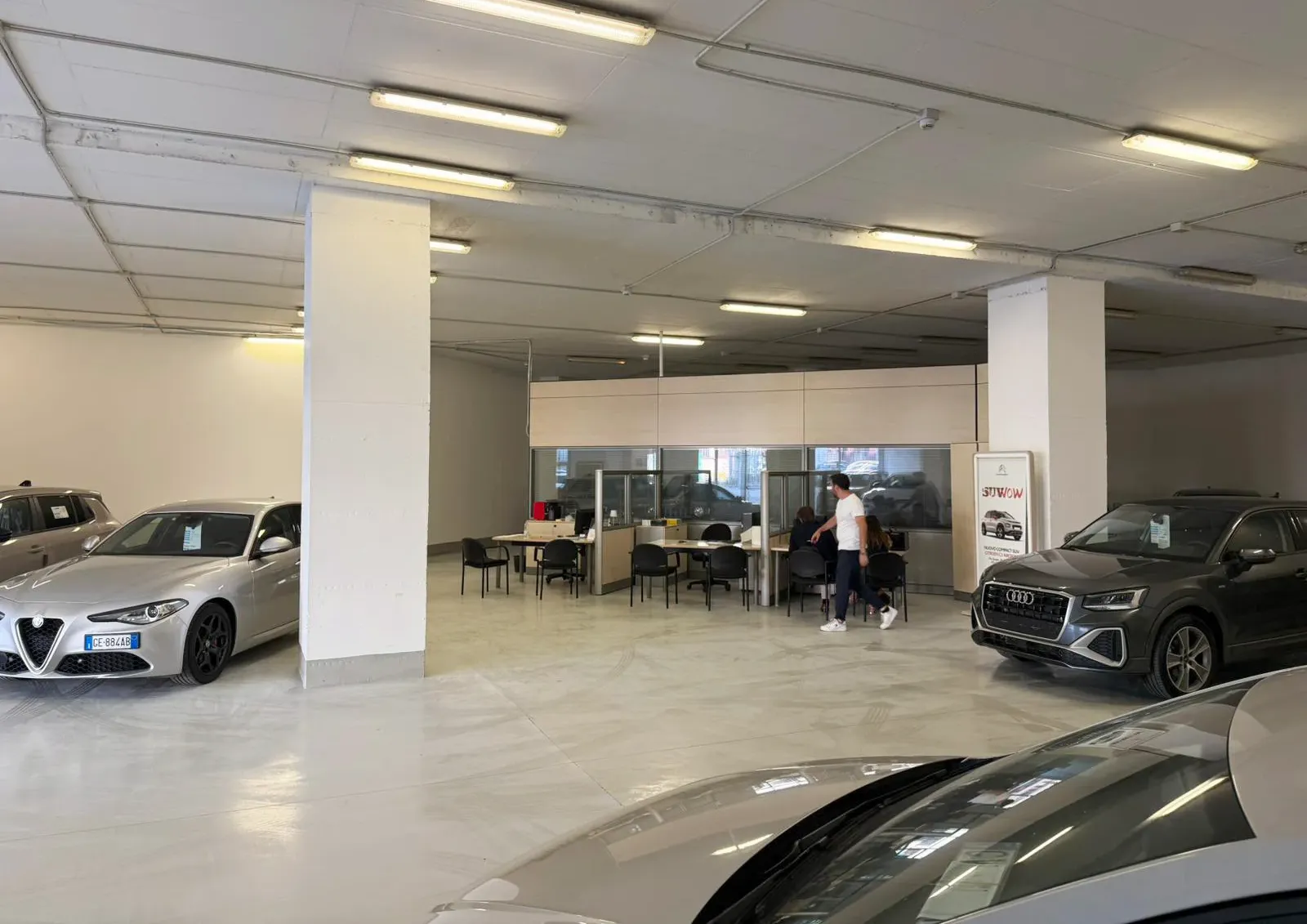 Broker Automobili Genova - Interni